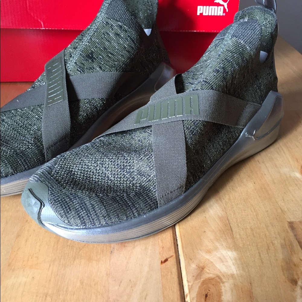 NEW Puma Sneakers, s.40.5